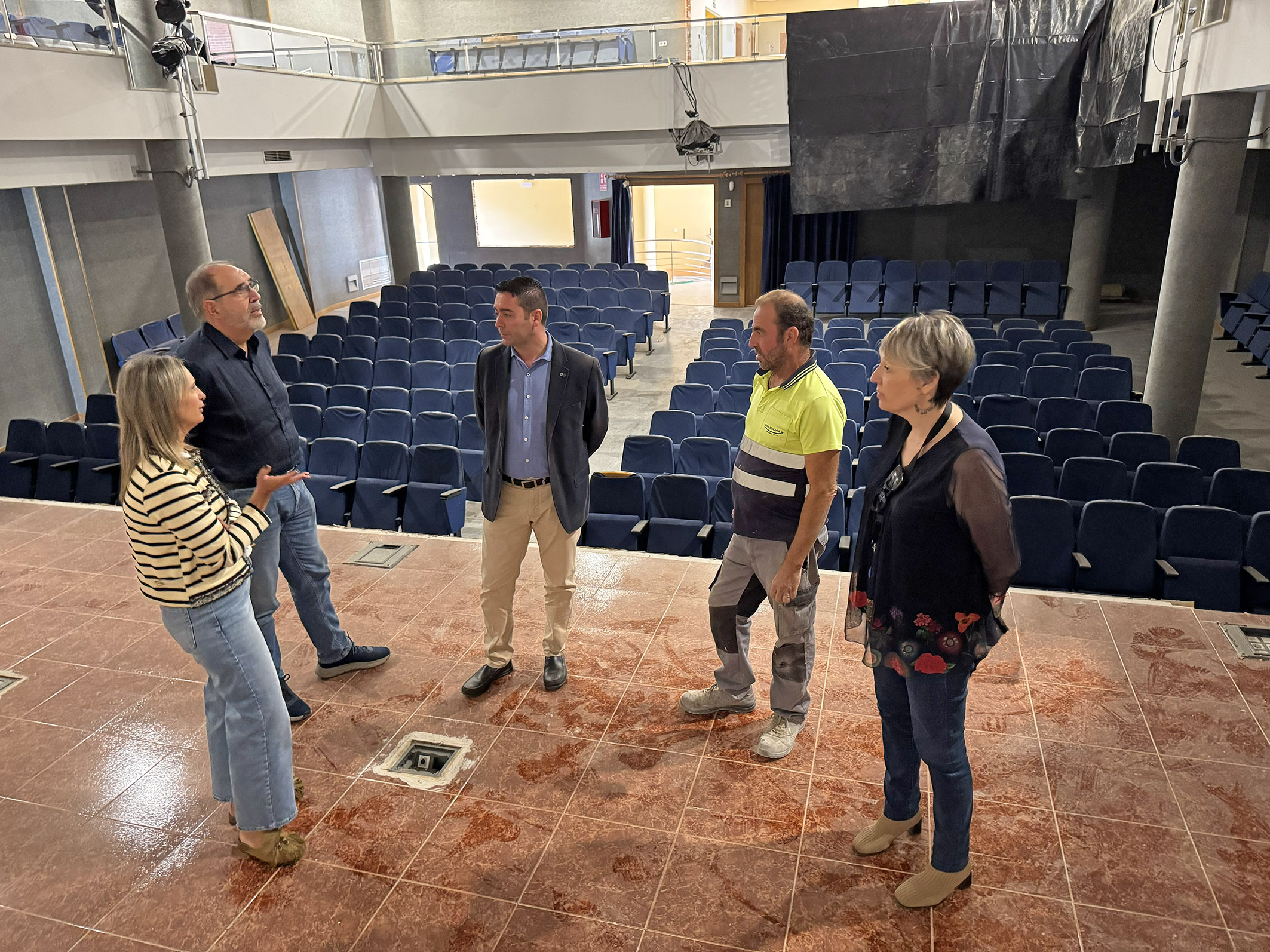 El alcalde Noguera visita las obras de adaptación de la Casa Cultura Pedro Serna a las normativas de protección contra incendios y accesibilidad