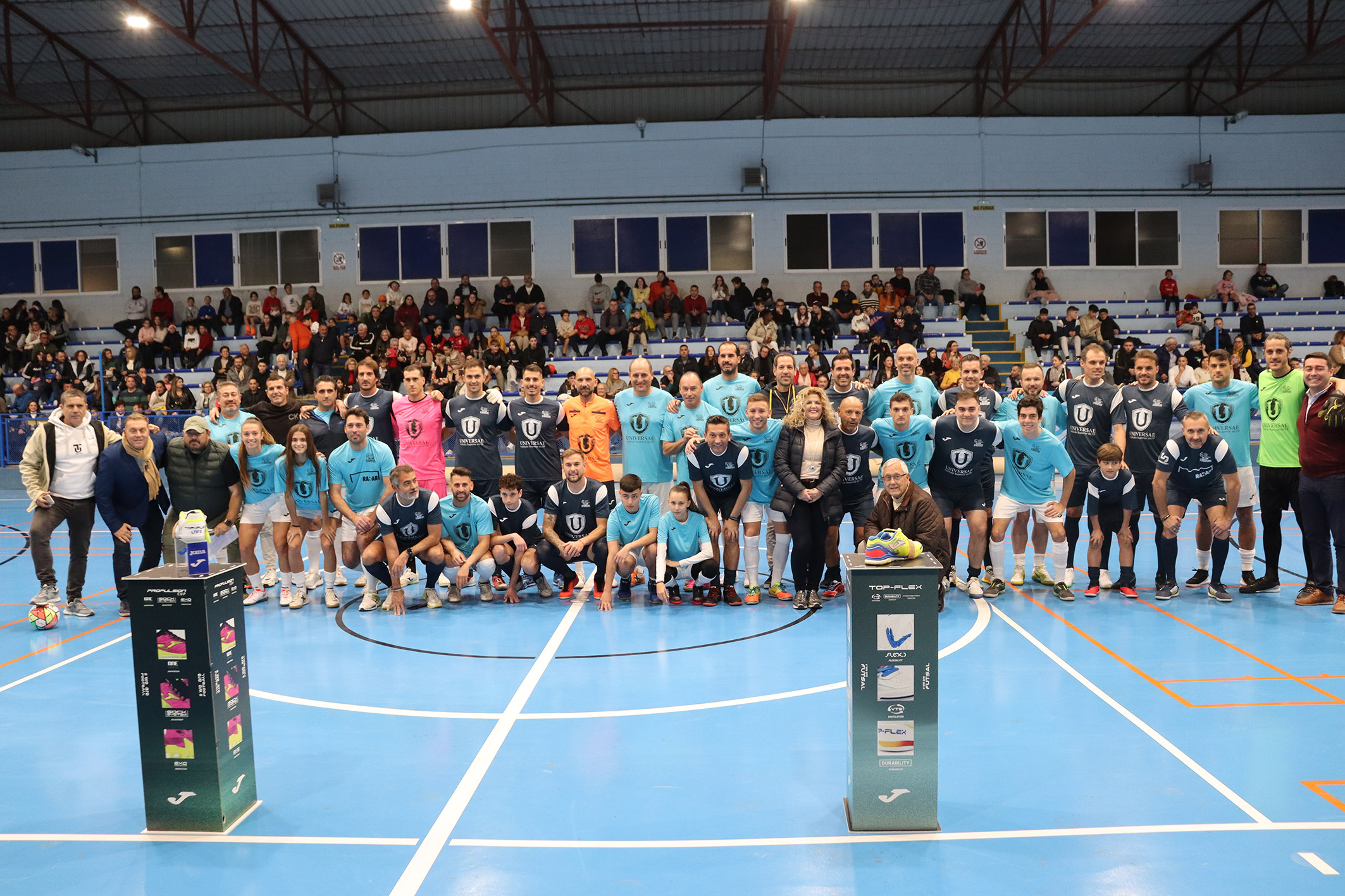 Las Torres de Cotillas golea al cáncer a beneficio de la AECC en un partido con muchas caras conocidas