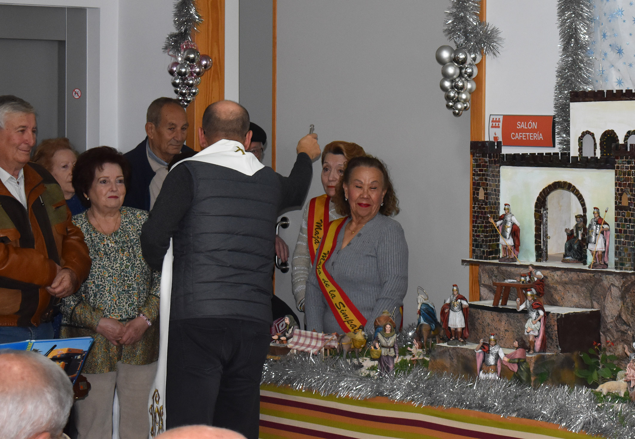 Inaugurado el tradicional belén del Centro de Día de las Personas Mayores