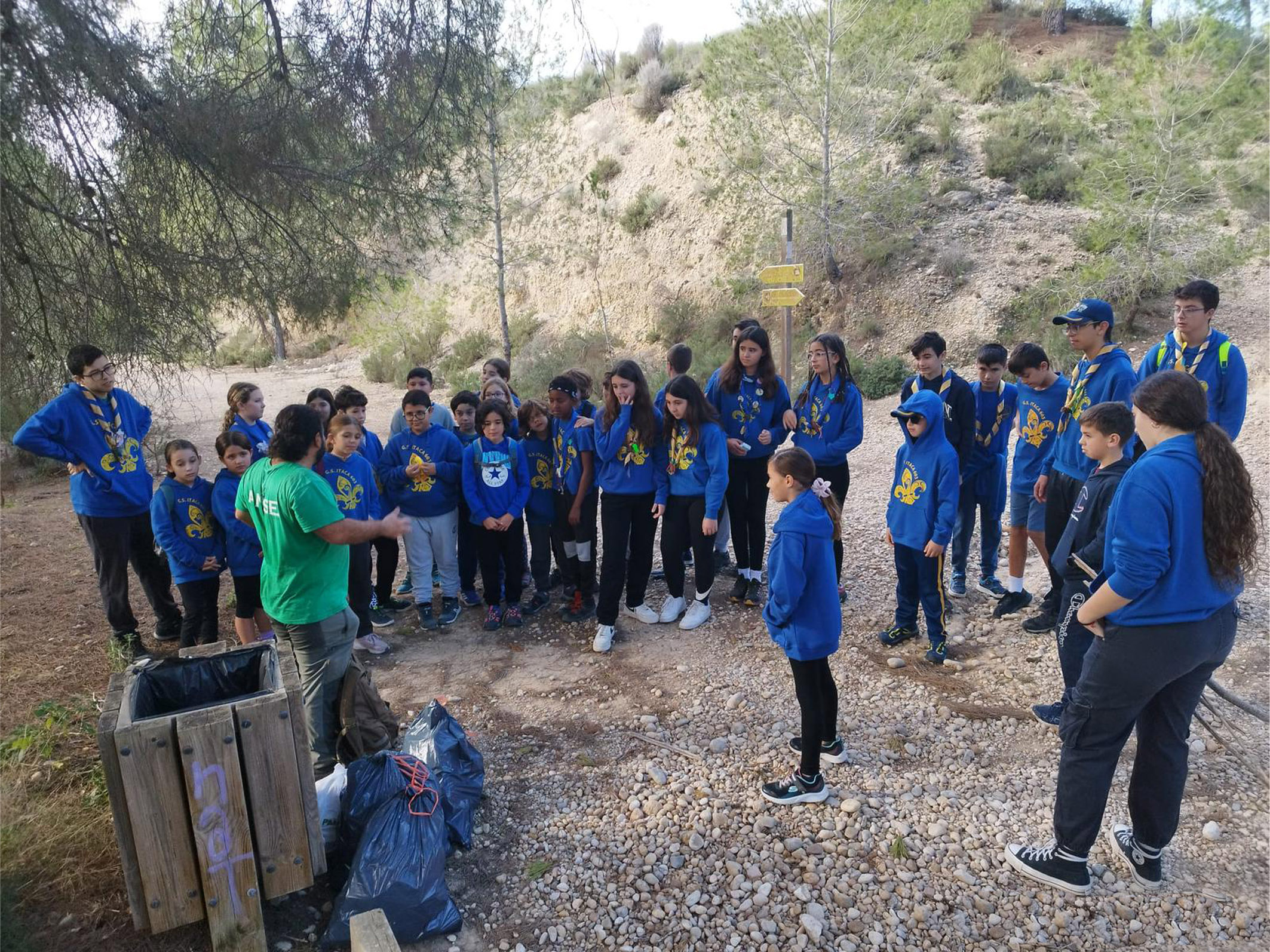 Una jornada solidaria para limpiar el entorno de la Rambla Salada y del río Segura 