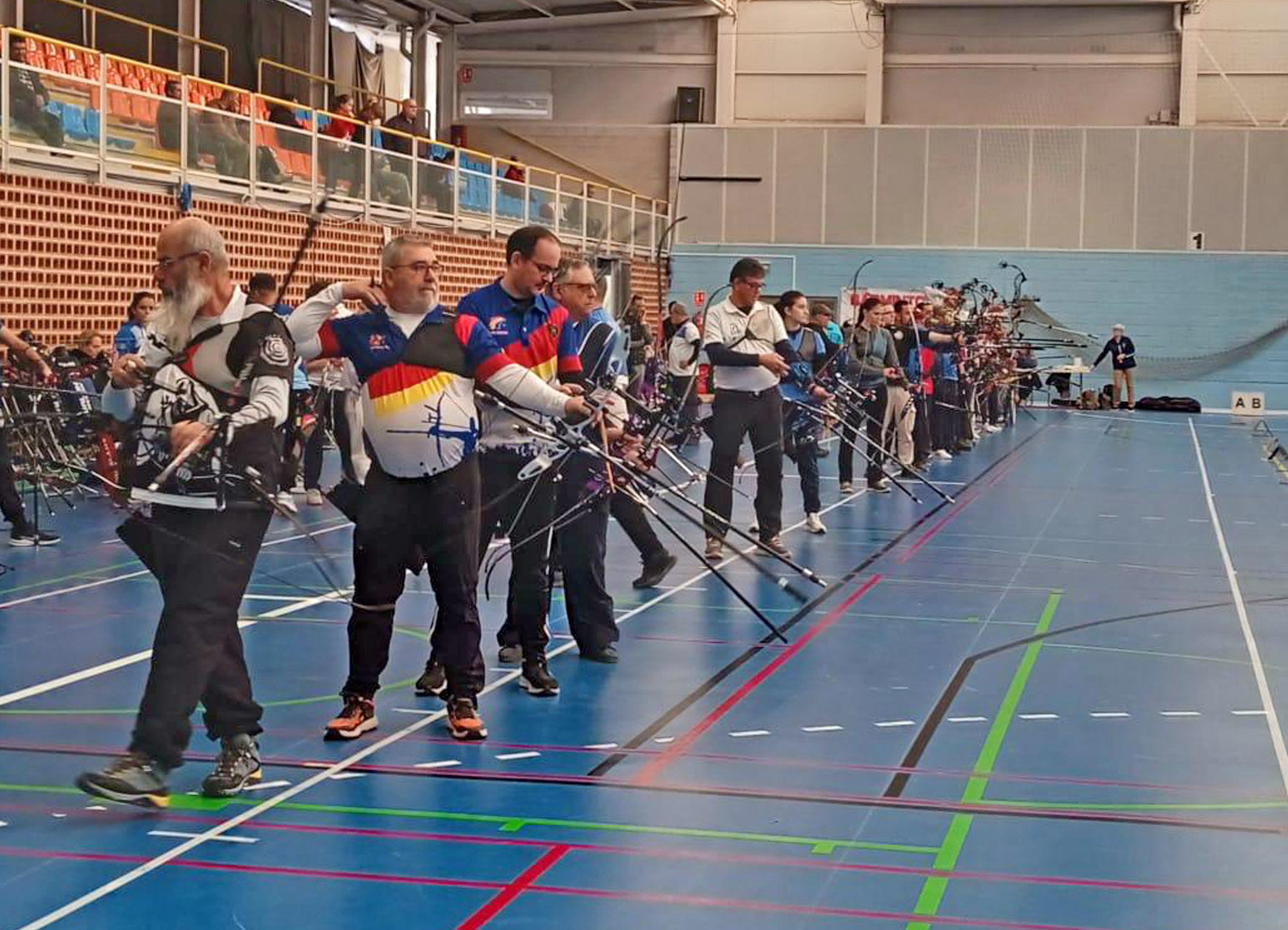 121 arqueros participan en la la cuarta jornada de la liga regional de sala de tiro con arco disputada en Las Torres de Cotillas