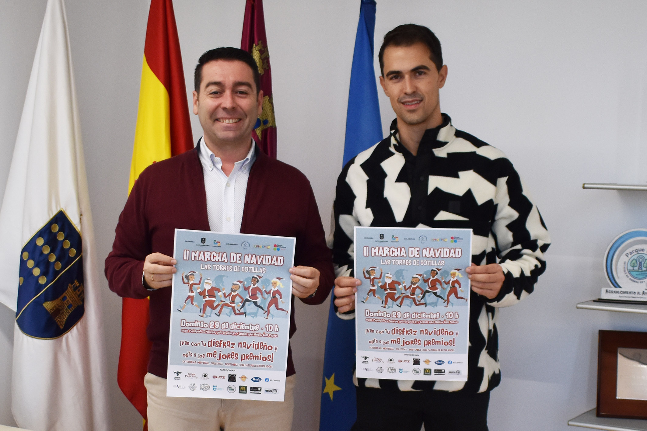 Todos disfrazados a la marcha de Navidad de Las Torres de Cotillas