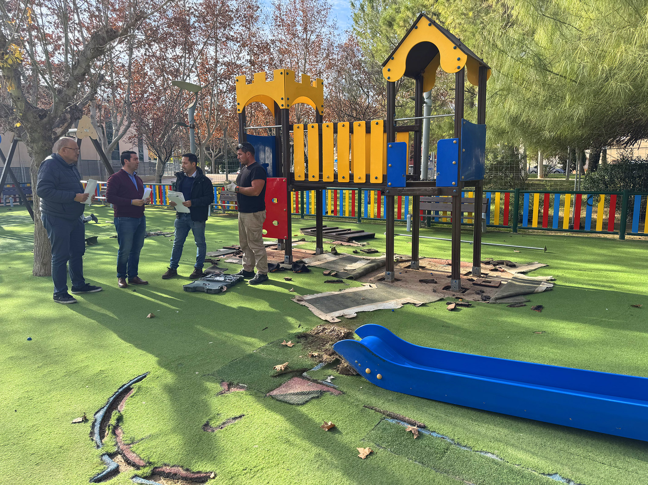 Arrancan las obras de adecuación de la zona de juego infantil del parque de la Constitución