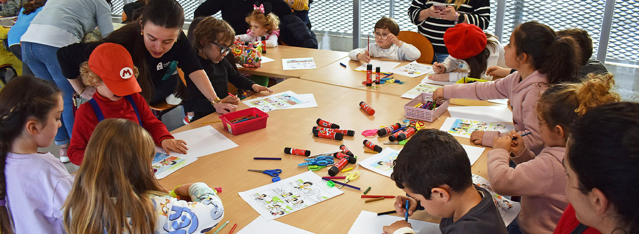 La biblioteca municipal acogió un taller dedicado al cómic