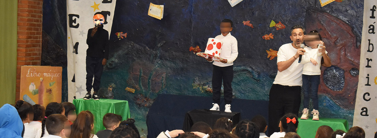 El colegio "Vista Alegre" celebra su XIII Semana Cultural siendo "La fábrica de cuentos”