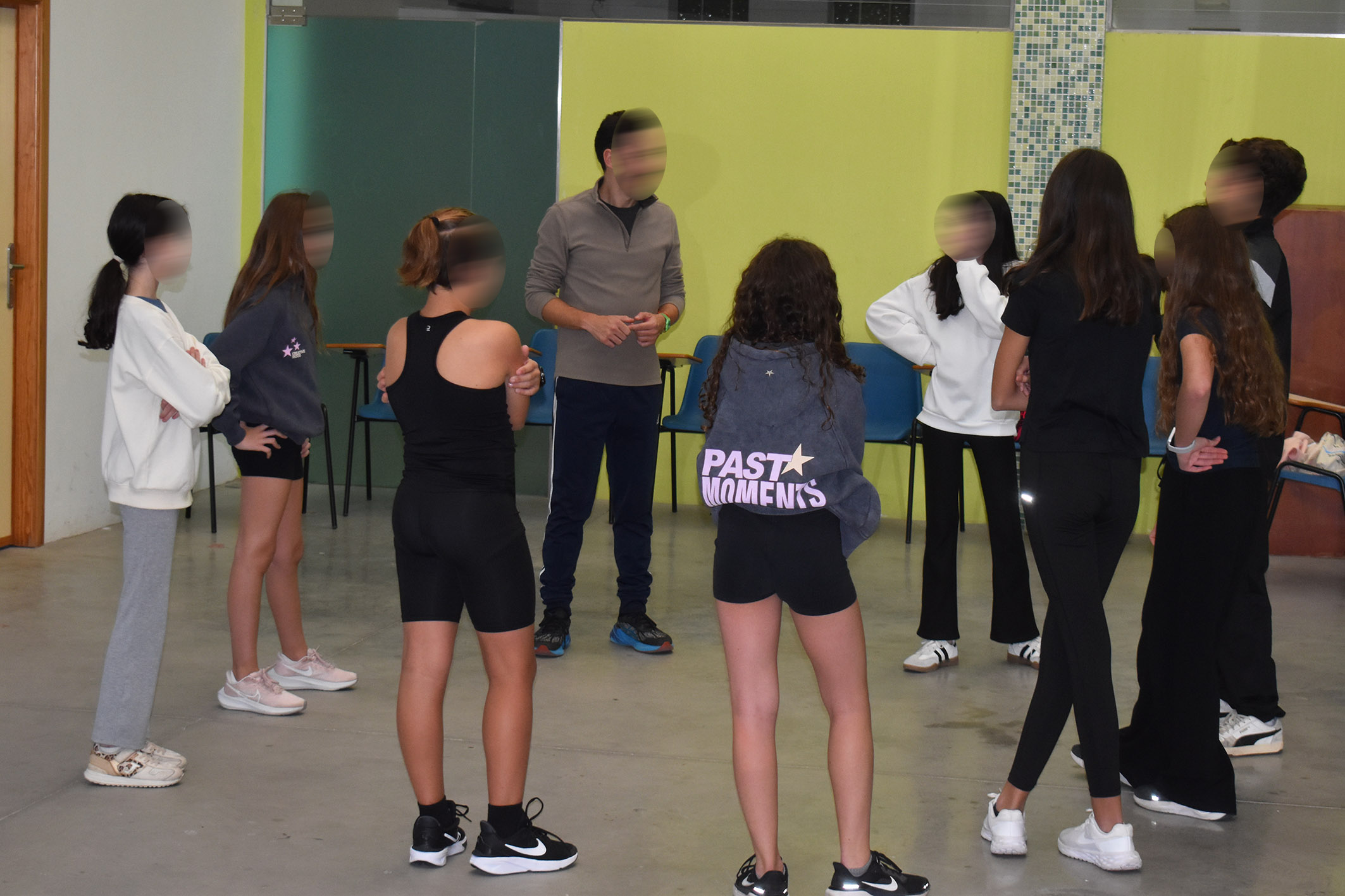 Los jóvenes torreños aprenden expresión corporal con una masterclass gratuita