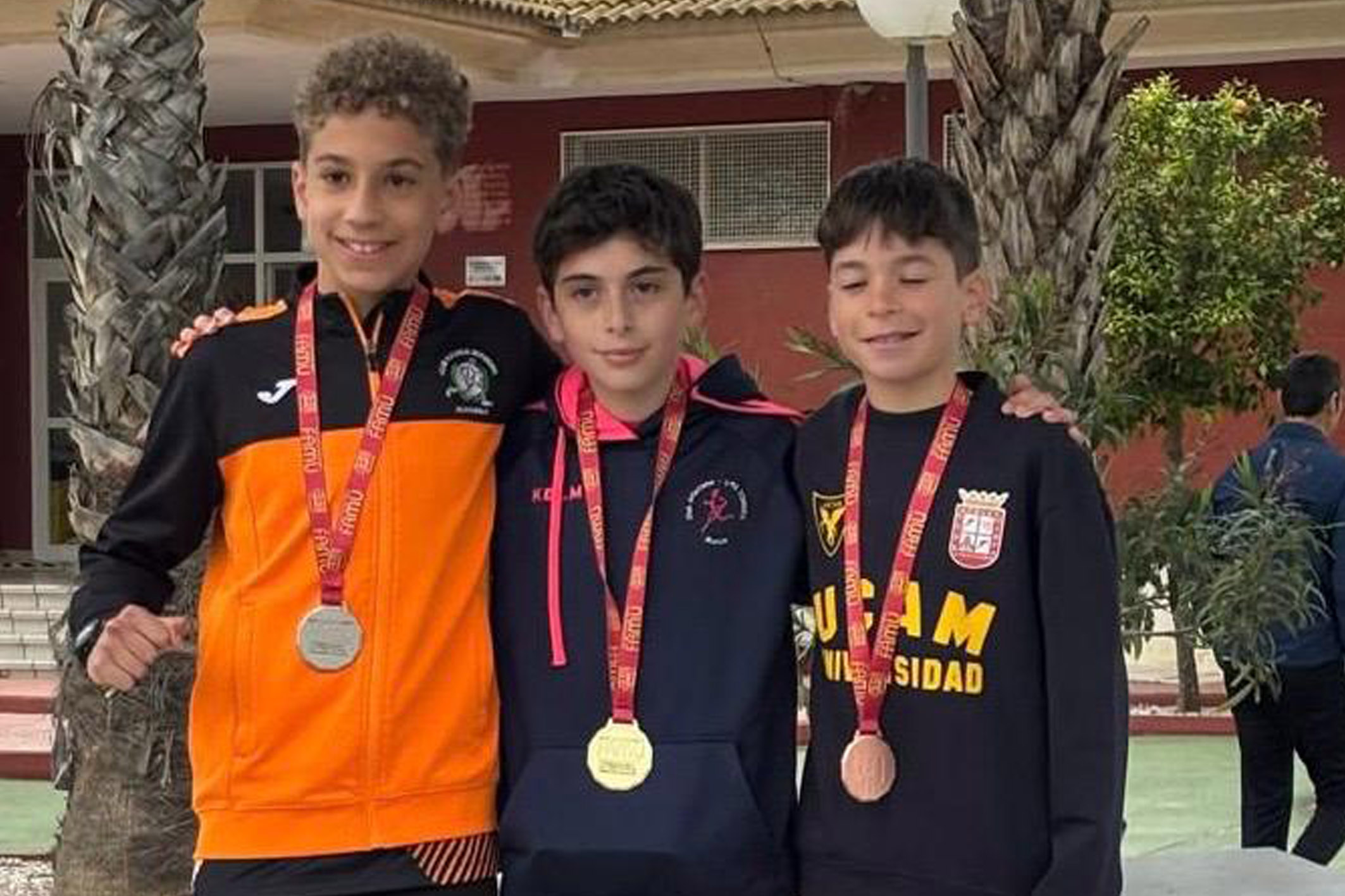 El Atletismo Las Torres suma cuatro medallas en la final regional base de invierno 