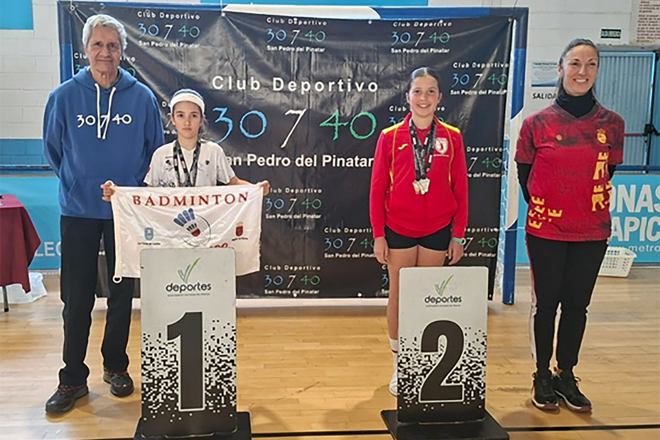 El Bádminton Las Torres logra 8 títulos regionales en los campeonatos autonómicos sub-13 y absoluto 