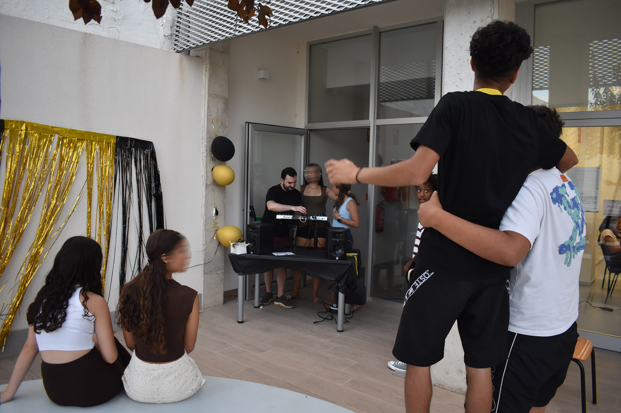 Un taller para conocer el trabajo de DJ abre cuatro meses de ocio juvenil gratuito