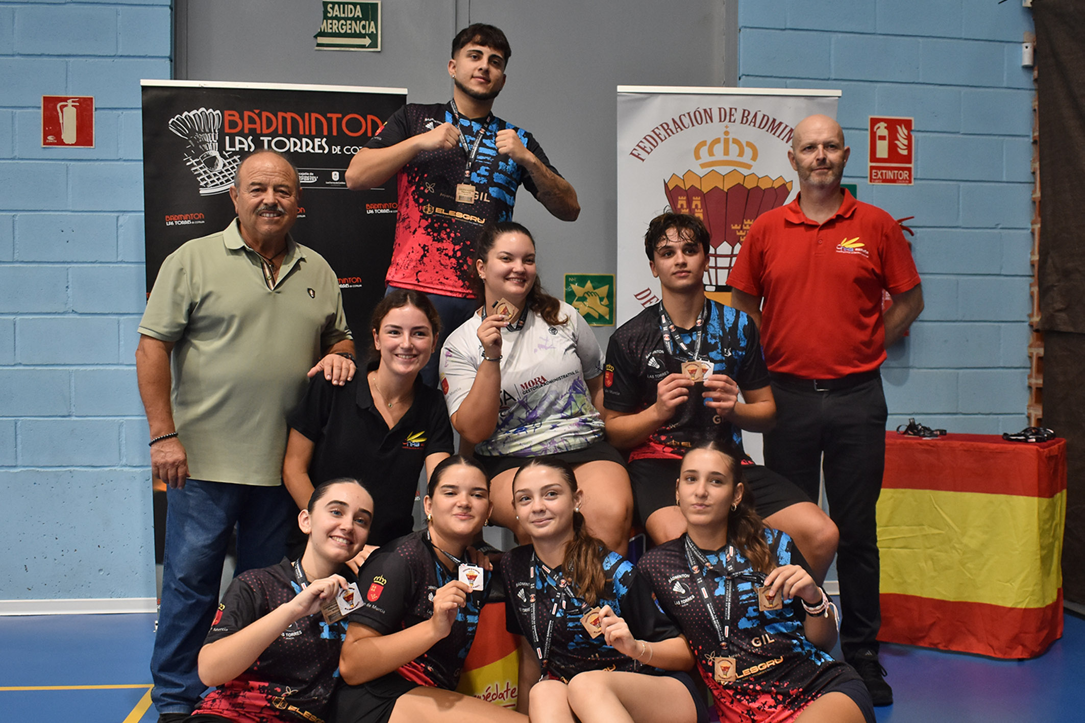 El Bádminton Las Torres triunfa en casa con ocho títulos en el TTR regional