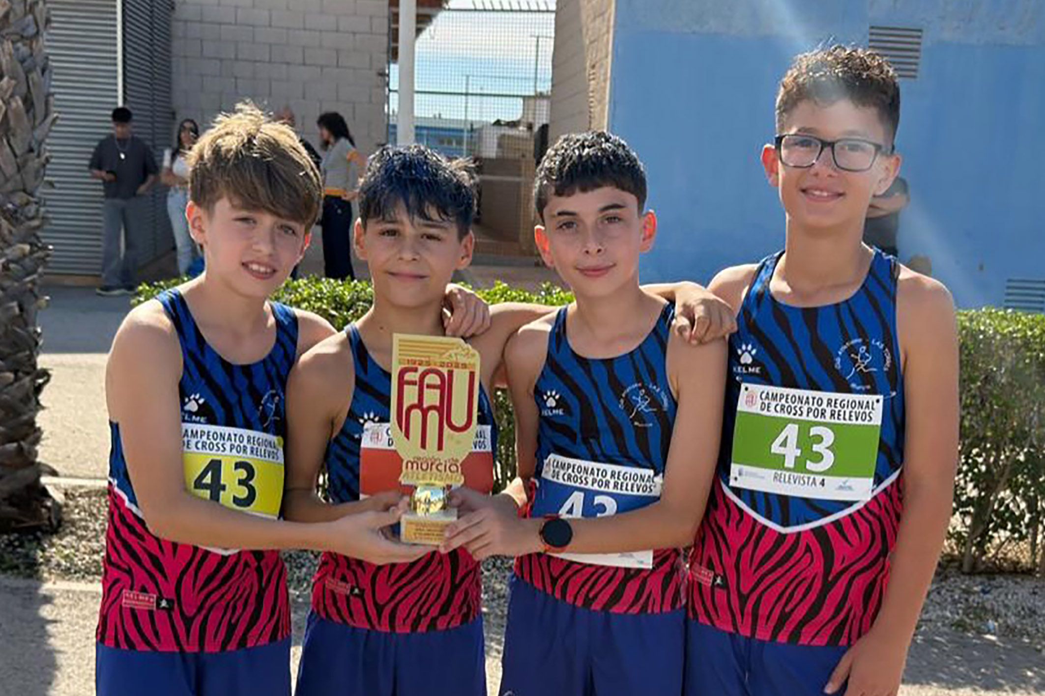 El Atletismo Las Torres conquista un oro y una plata en el Regional de Cross por Relevos