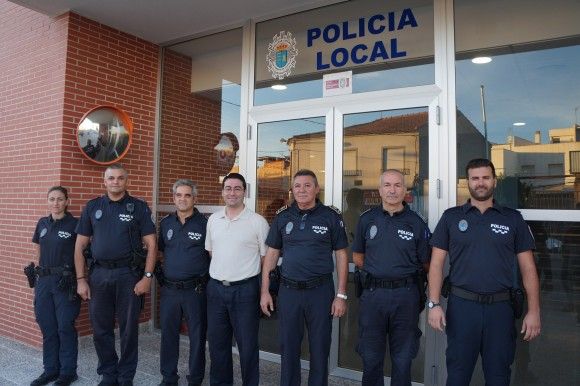 La Policía Local torreña estrena uniformes adaptados a la futura normativa regional (turno de la mañana y concejal)2
