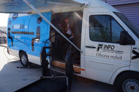 El INFO se da a conocer en Las Torres de Cotillas con su unidad móvil2