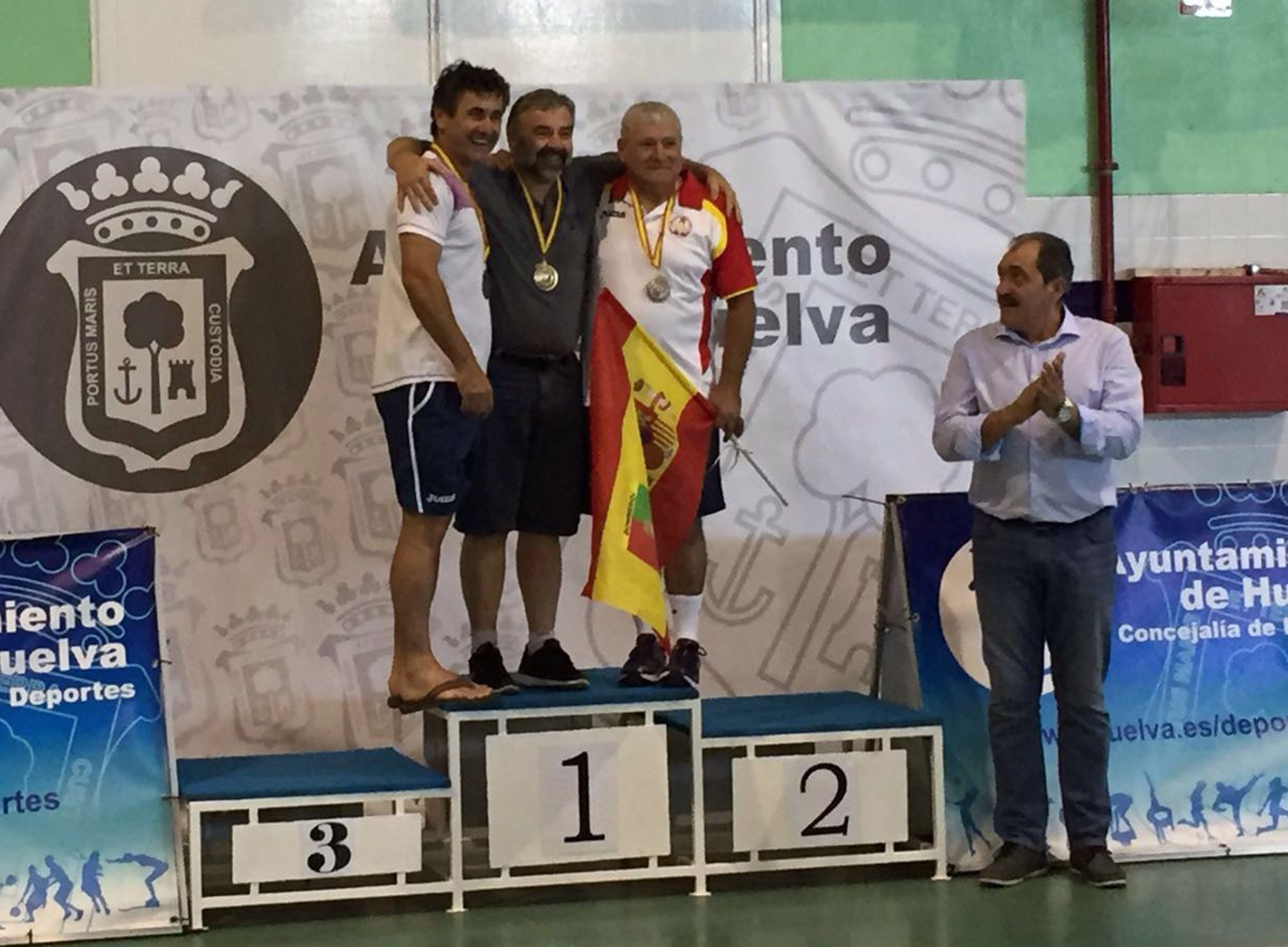 Un jugador torreño de bádminton se cuelga una medalla de oro y otra de plata en los VI Juegos Europeos de Policías y Bomberos 2