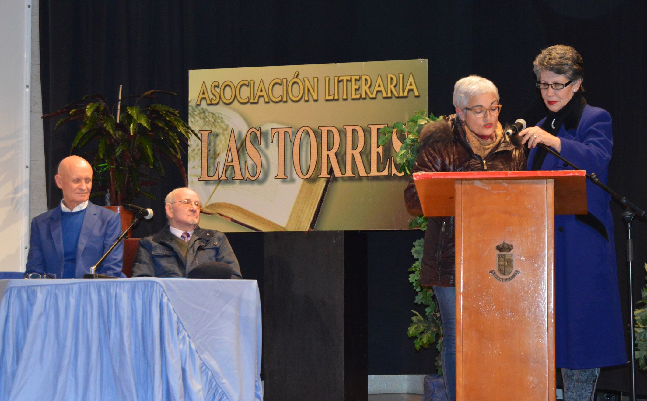 Las Torres de Cotillas rindió un año más su tradicional homenaje a sus maestros jubilados6