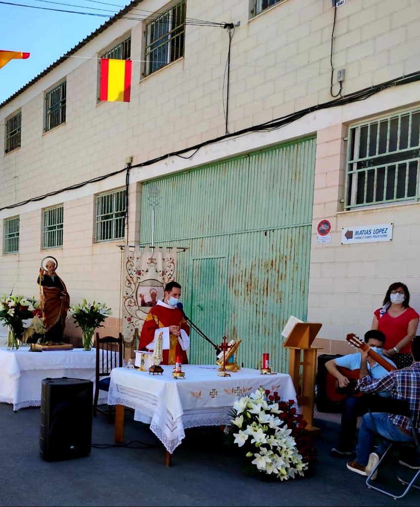 210627 San Pedro celebra una misa en honor a su patrón en sus fiestas 04