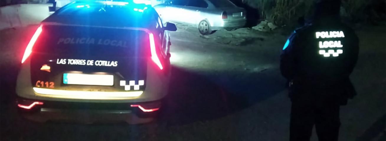 La Policía Local recupera en una zona de huerta un vehículo robado en la localidad