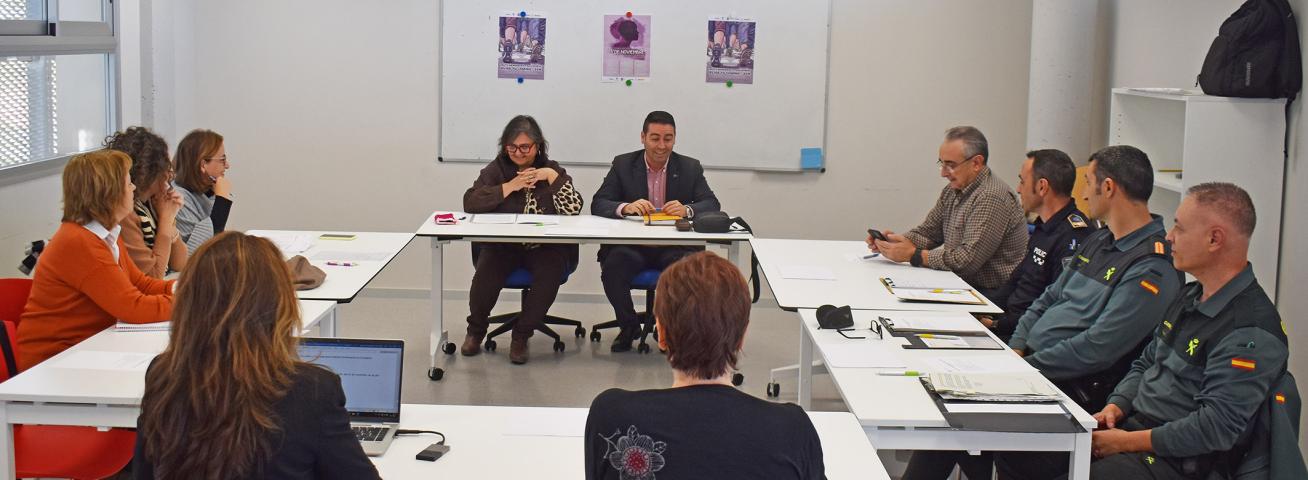 La conmemoración del 25 de noviembre centra la mesa local de coordinación contra la violencia de género