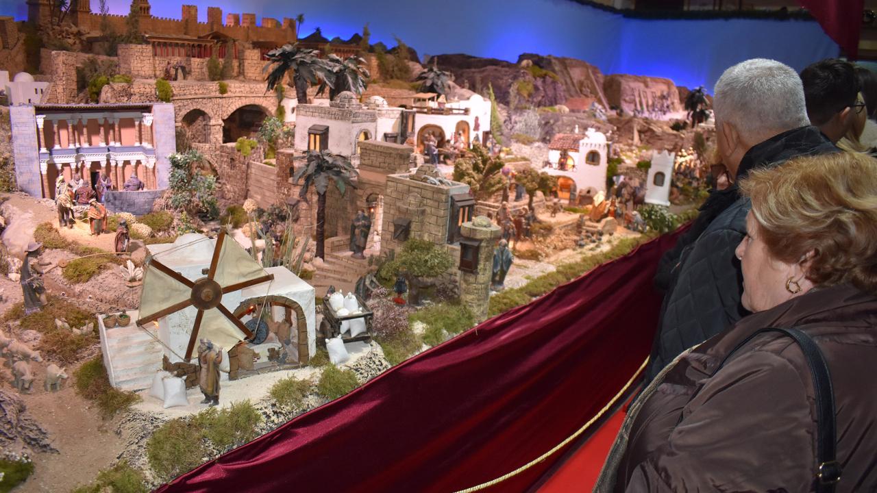 Las raíces huertanas de la Navidad torreña renuevan su cita con el belén de L’Almazara