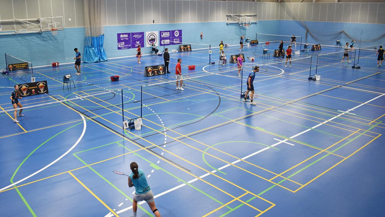 El Bádminton Las Torres triunfa con 6 títulos en el máster territorial senior y de categorías inferiores