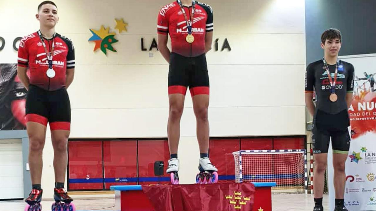 El torreño Pablo González, doble campeón de España juvenil de patinaje de velocidad indoor