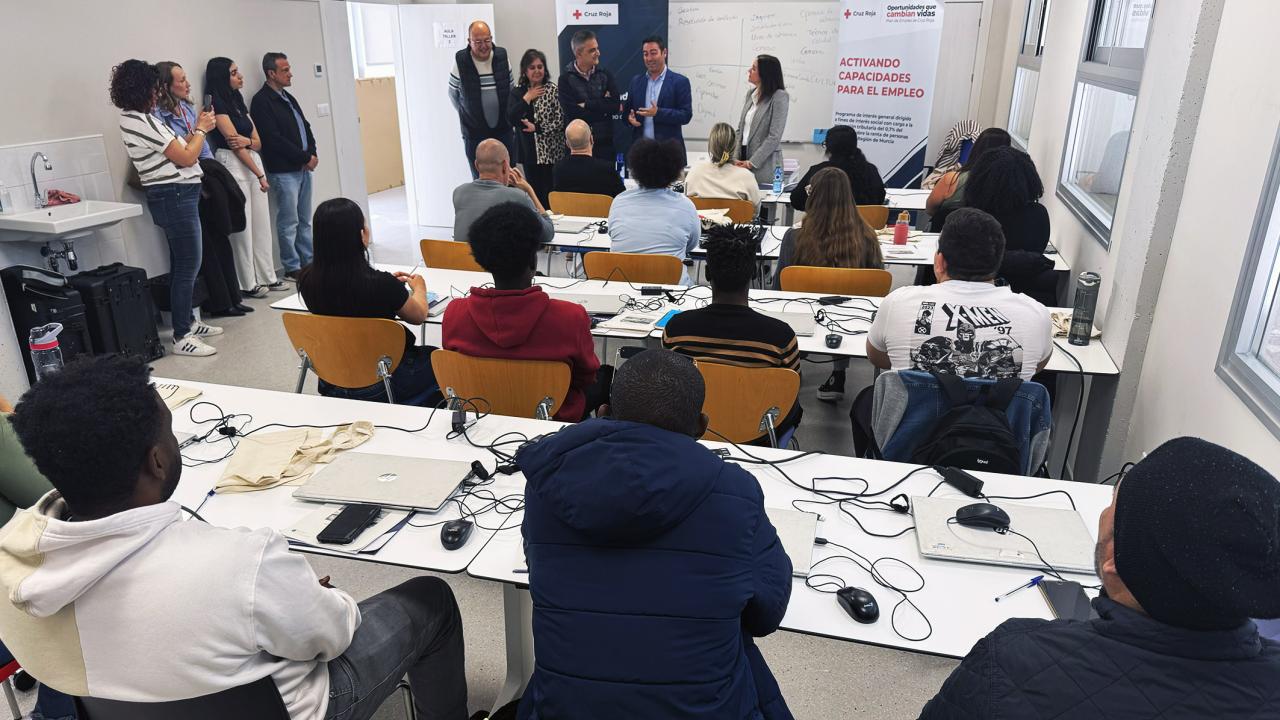 El Ayuntamiento, Linasa y Cruz Roja colaboran en un curso con oportunidades reales de empleo
