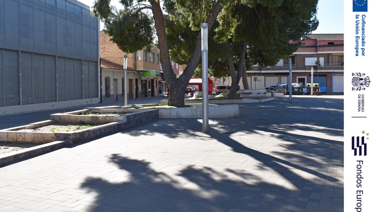 Más de 120.000 euros para instalar sombraje y mejorar la plaza Tirso de Molina con “Las Torres NEB”