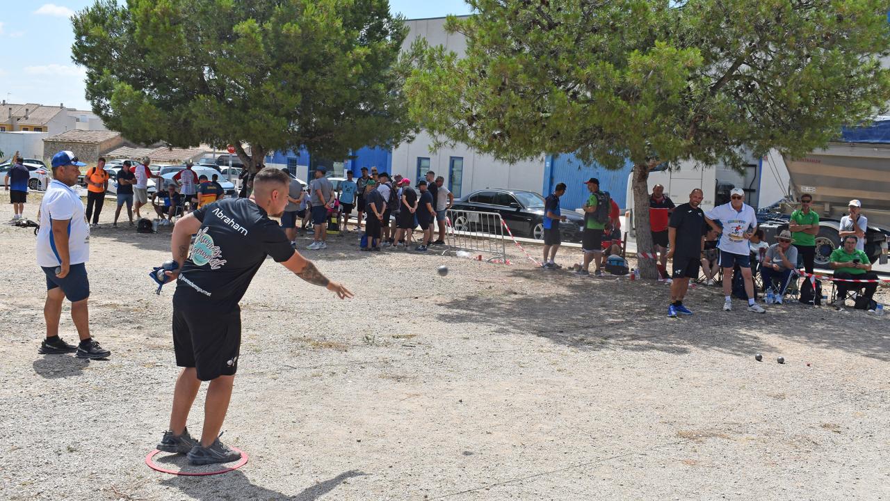 El IV Open Ciudad de Las Torres de petanca reúne a unos 150 participantes de todo el país