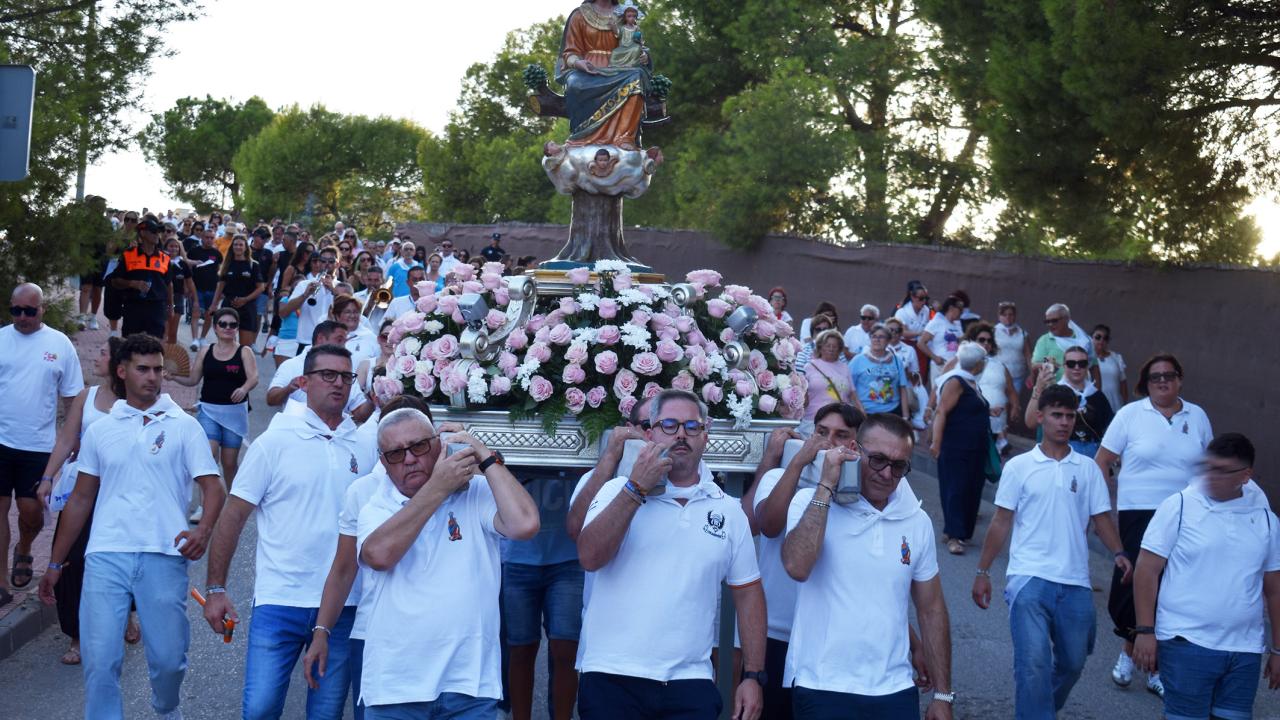 La Virgen de la Salceda baja en romería desde su ermita del Coto para disfrutar de sus fiestas