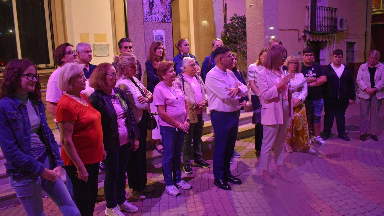 Las Torres de Cotillas se tiñe de rosa para mostrar su apoyo a las mujeres con cáncer de mama