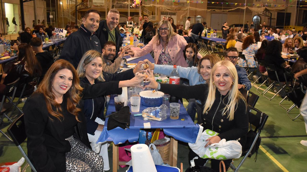 La Florida disfruta de una animada Noche de las Brasas en sus fiestas patronales