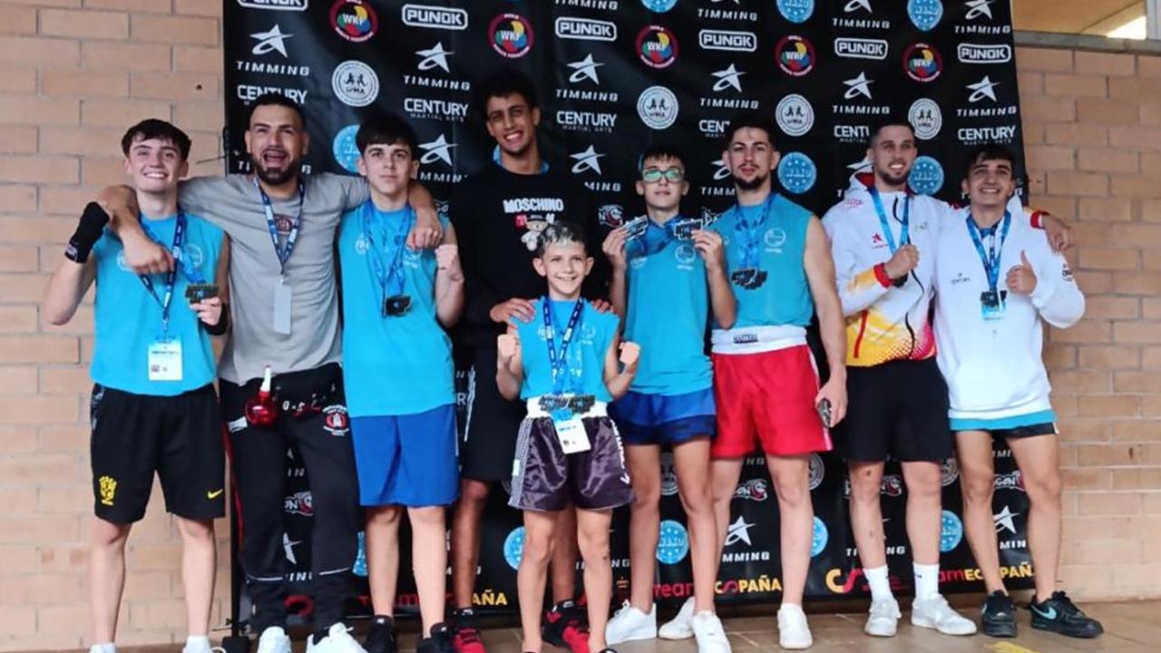 El club Yamaneko conquista 15 medallas en la Kickboxing Stars League de Barcelona
