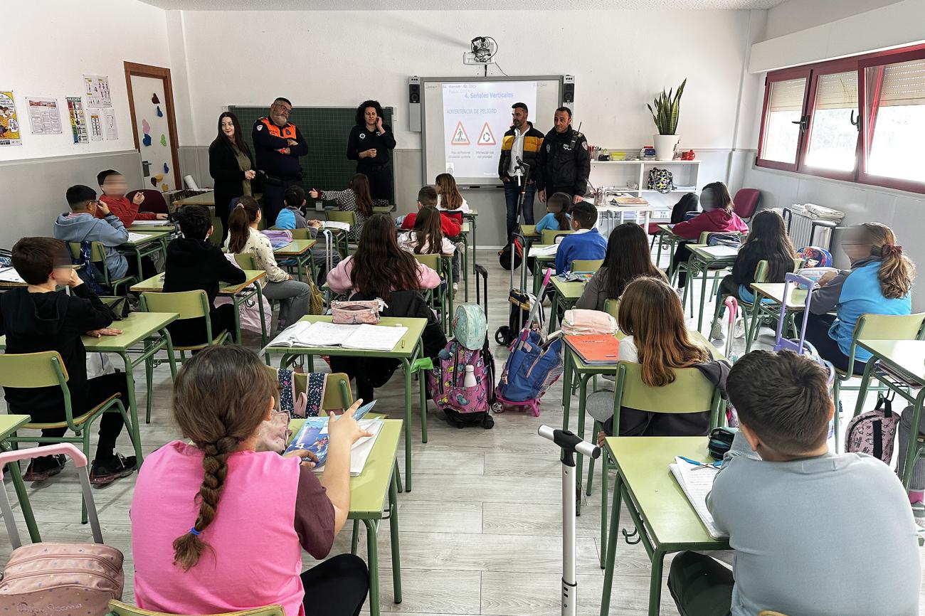 Un millar de escolares se conciencian sobre educación vial en una campaña con los patinetes como protagonistas