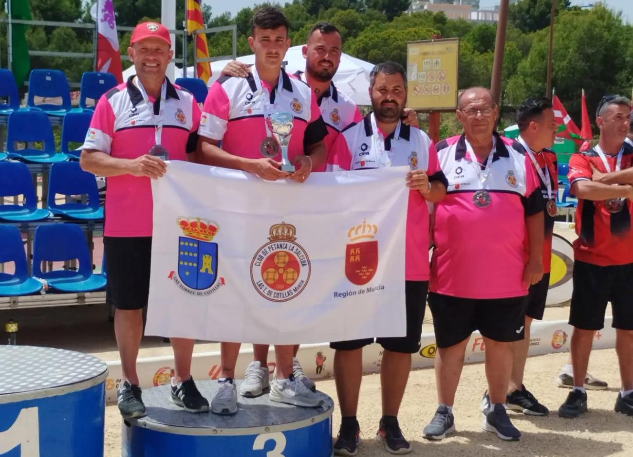 El club Petanca La Salceda, bronce en el nacional masculino de tripletas