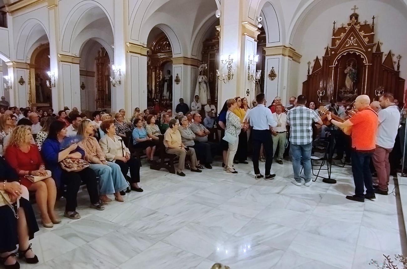 La I Ronda Huertana a la Virgen de la Salceda, llena de baile, música y emoción