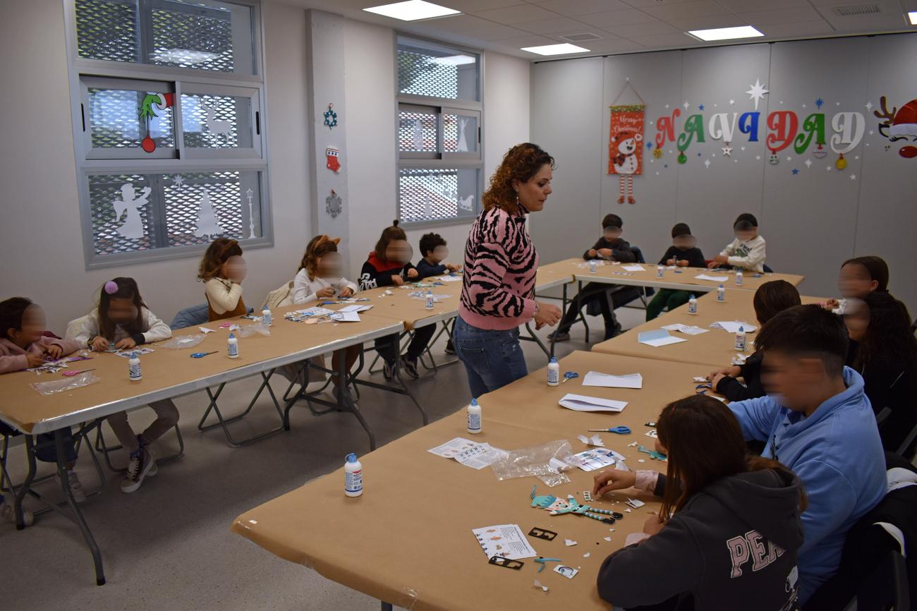 La Concejalía de Juventud organiza unos talleres de manualidades navideñas infantiles