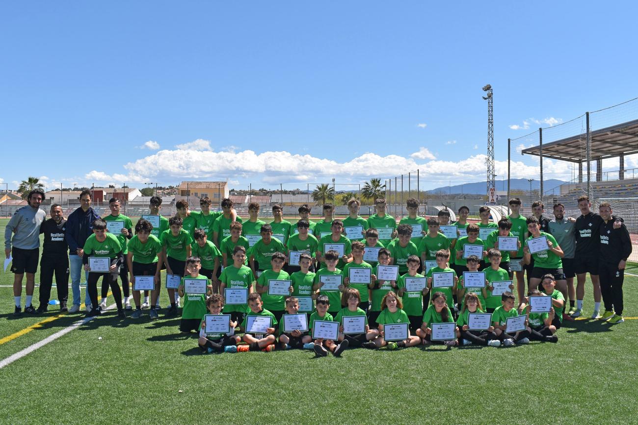 Concluye el campus infantil del Real Betis, tres días de entrenamiento profesional para unos 150 futbolistas