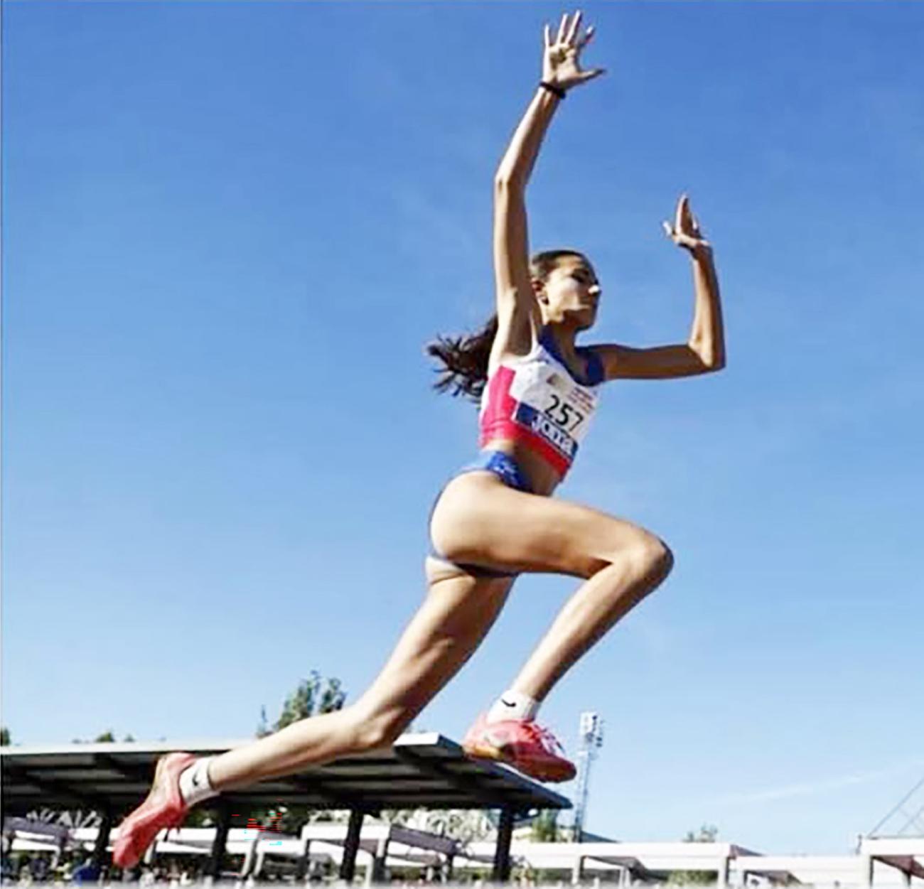 Las atletas torreñas Carmen Martínez e Irene Mompeán, al campeonato de España sub-14