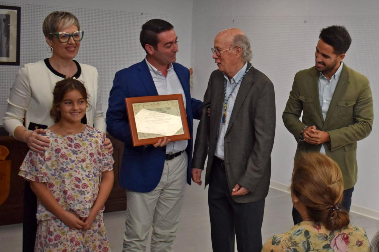 El pintor Pedro Serna, nombrado hijo predilecto de Las Torres de Cotillas 