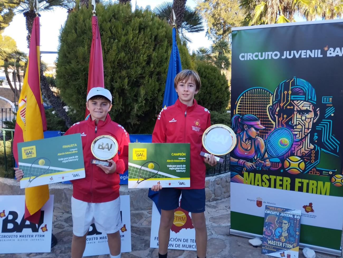 Antonio Pérez y David Chinchilla, de “Las Torres entre Raquetas", campeón y subcampeón del máster regional de tenis alevín