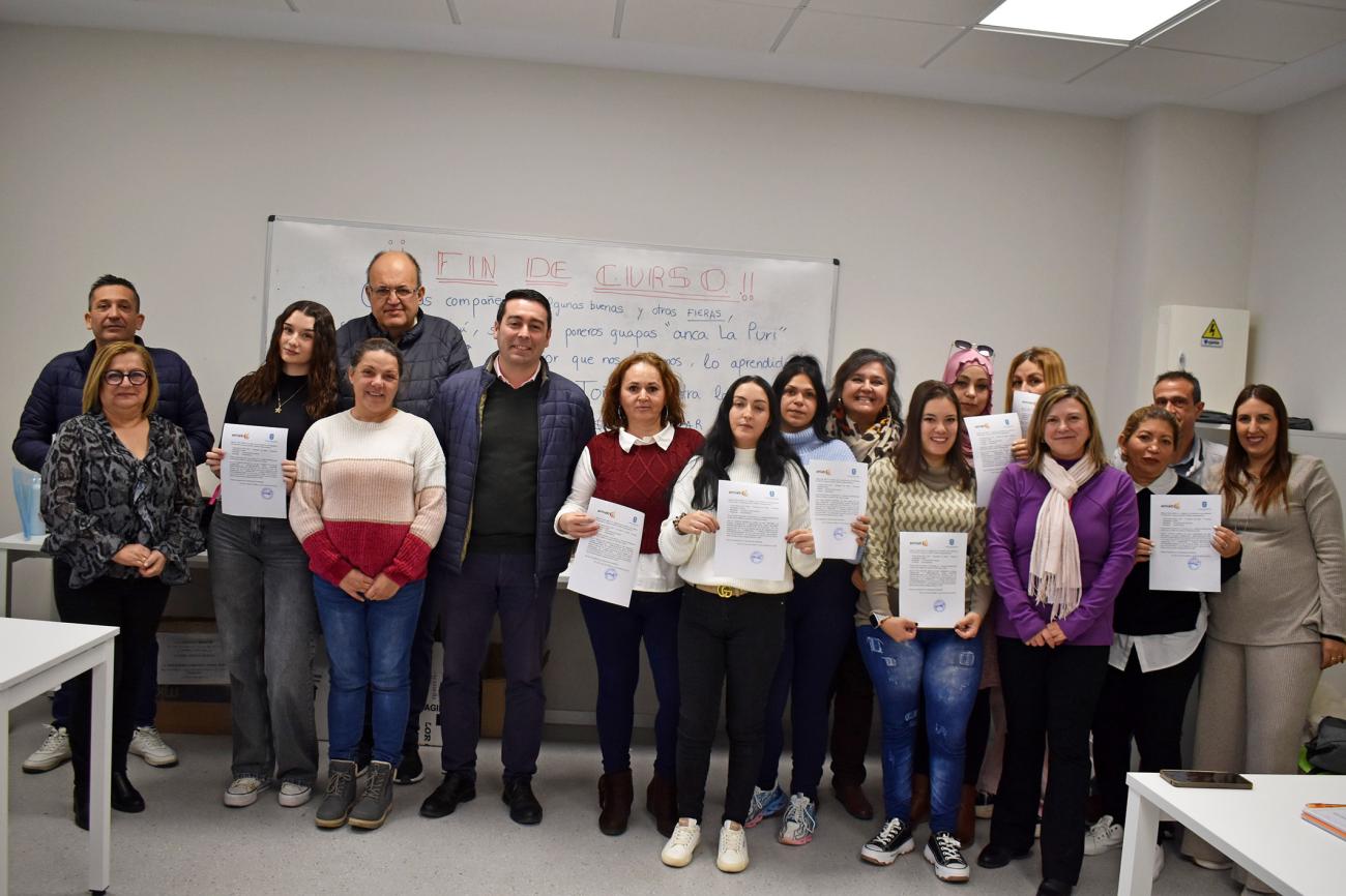 Concluye el curso gratuito de servicios de estética para personas desempleadas