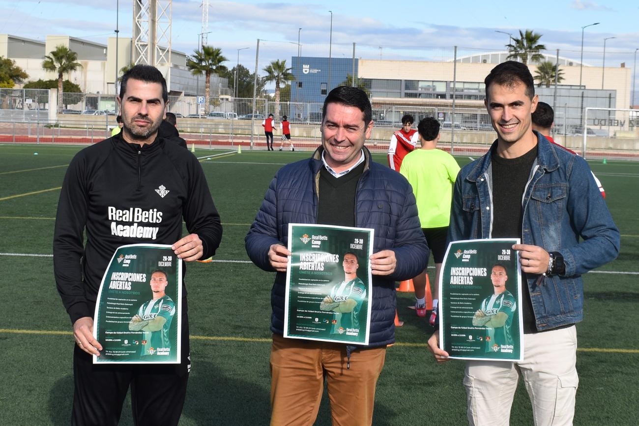 El Atlético Torreño afianza su alianza con el Real Betis y acoge el segundo campus del club sevillano en Las Torres de Cotillas
