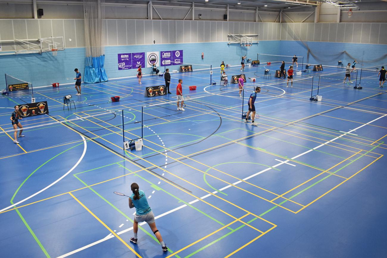 El Bádminton Las Torres triunfa con 6 títulos en el máster territorial senior y de categorías inferiores