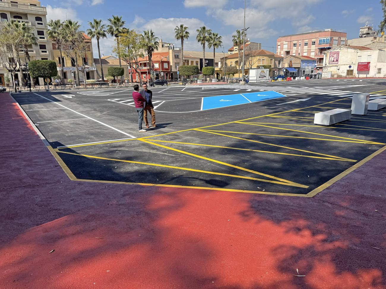 El Ayuntamiento invierte 108.000 euros en mejorar la accesibilidad y ordenar el tráfico en la explanada Maestro Ángel Palazón