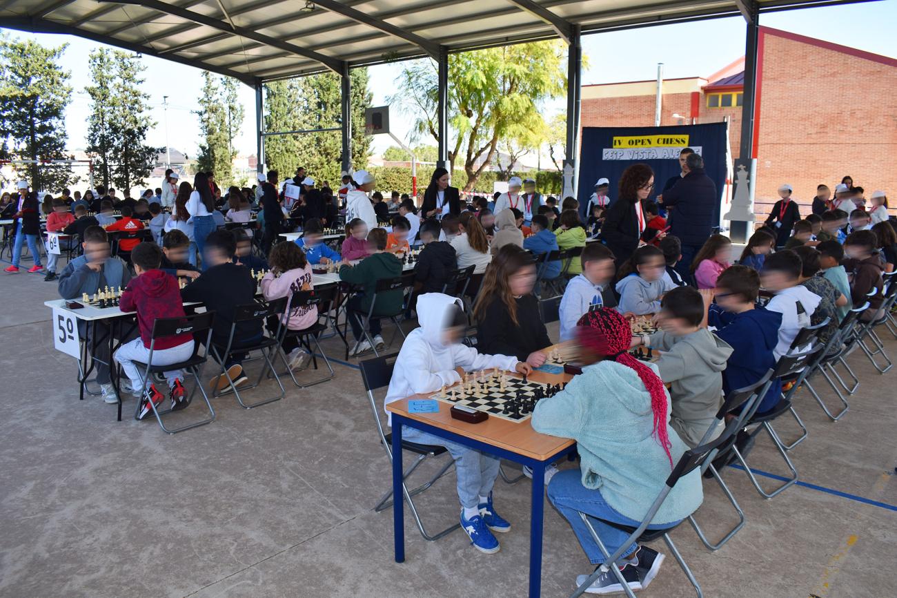 Más de 150 alumnos participan en el V Open Chess del colegio Vista Alegre