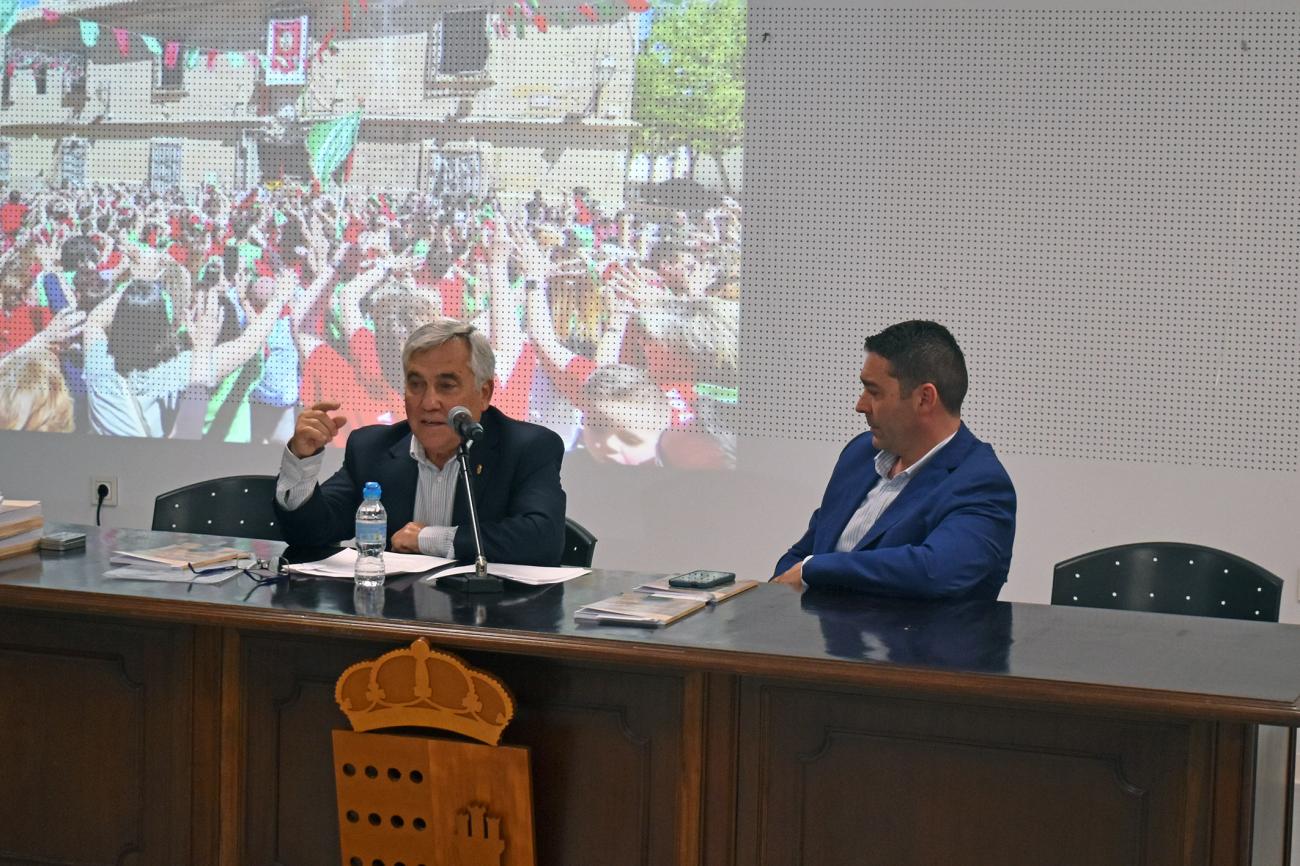 El cronista oficial Ricardo Montes presenta un libro que ahonda en las raíces conquenses de los fundadores de Las Torres de Cotillas