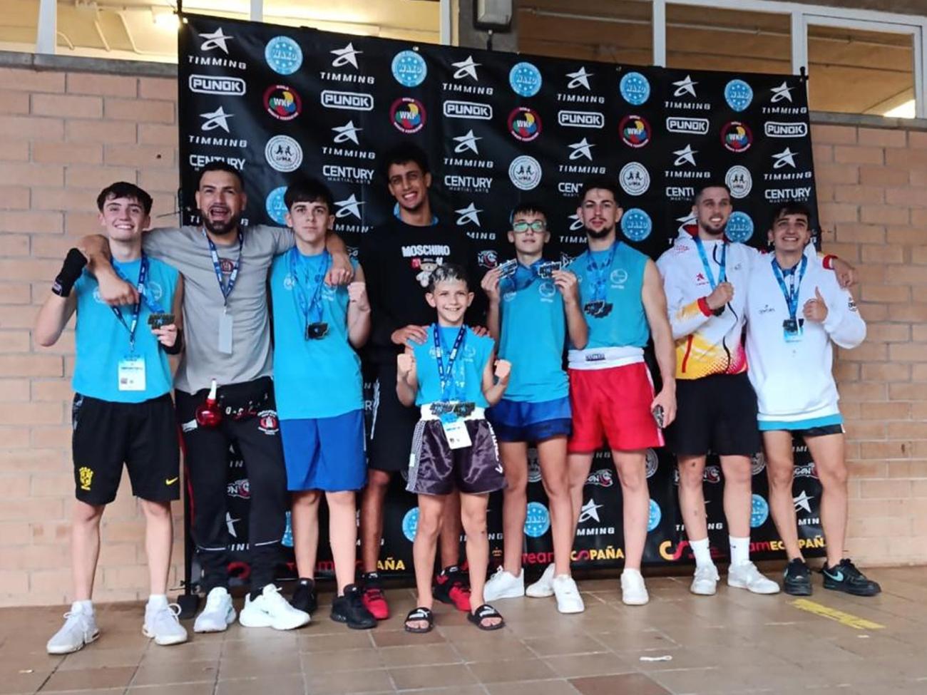 El club Yamaneko conquista 15 medallas en la Kickboxing Stars League de Barcelona